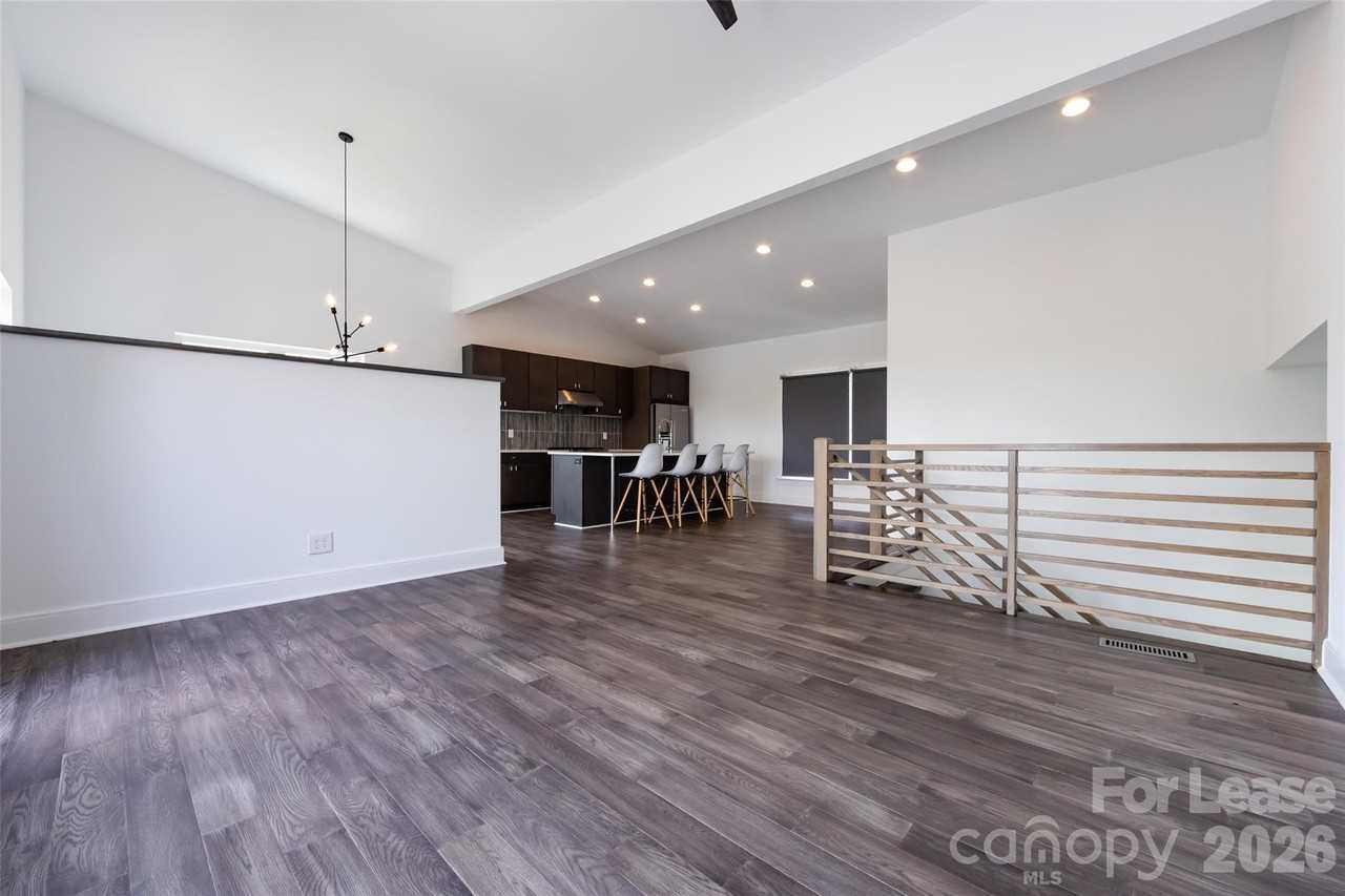232 Flint St - Photo 6 of 28