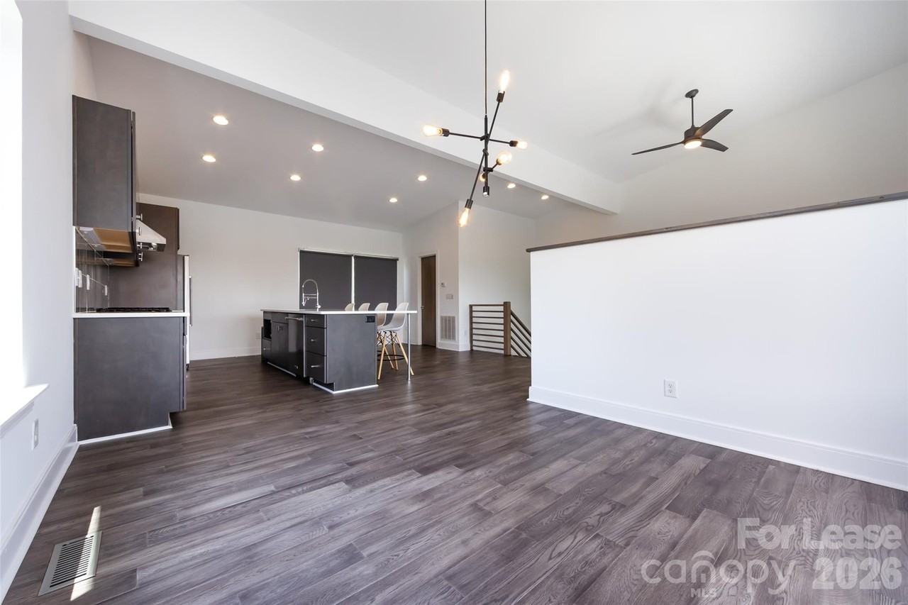 232 Flint St - Photo 7 of 28
