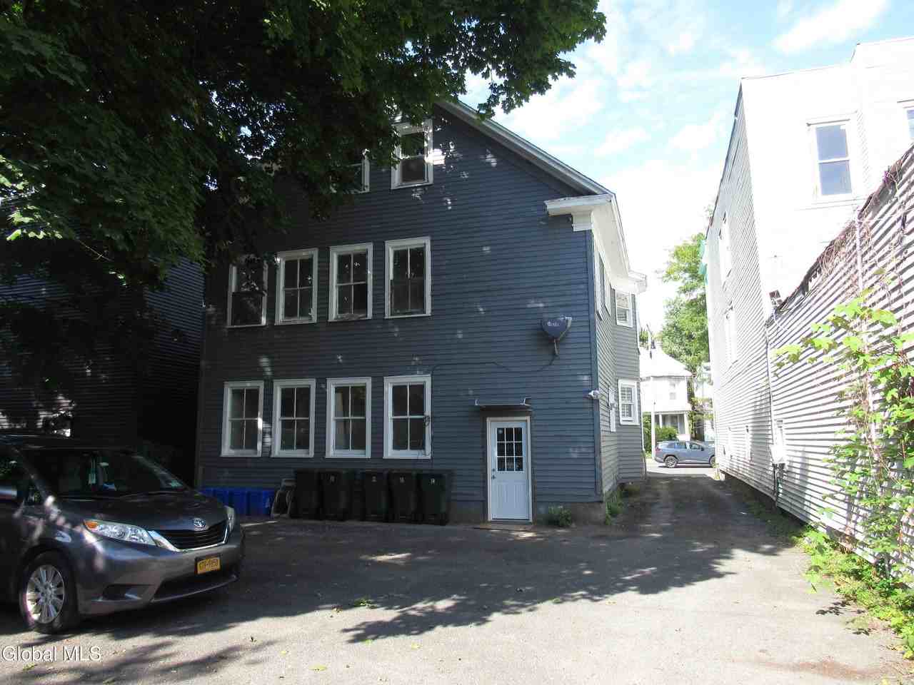 866 Madison Ave #D - Photo 3 of 16