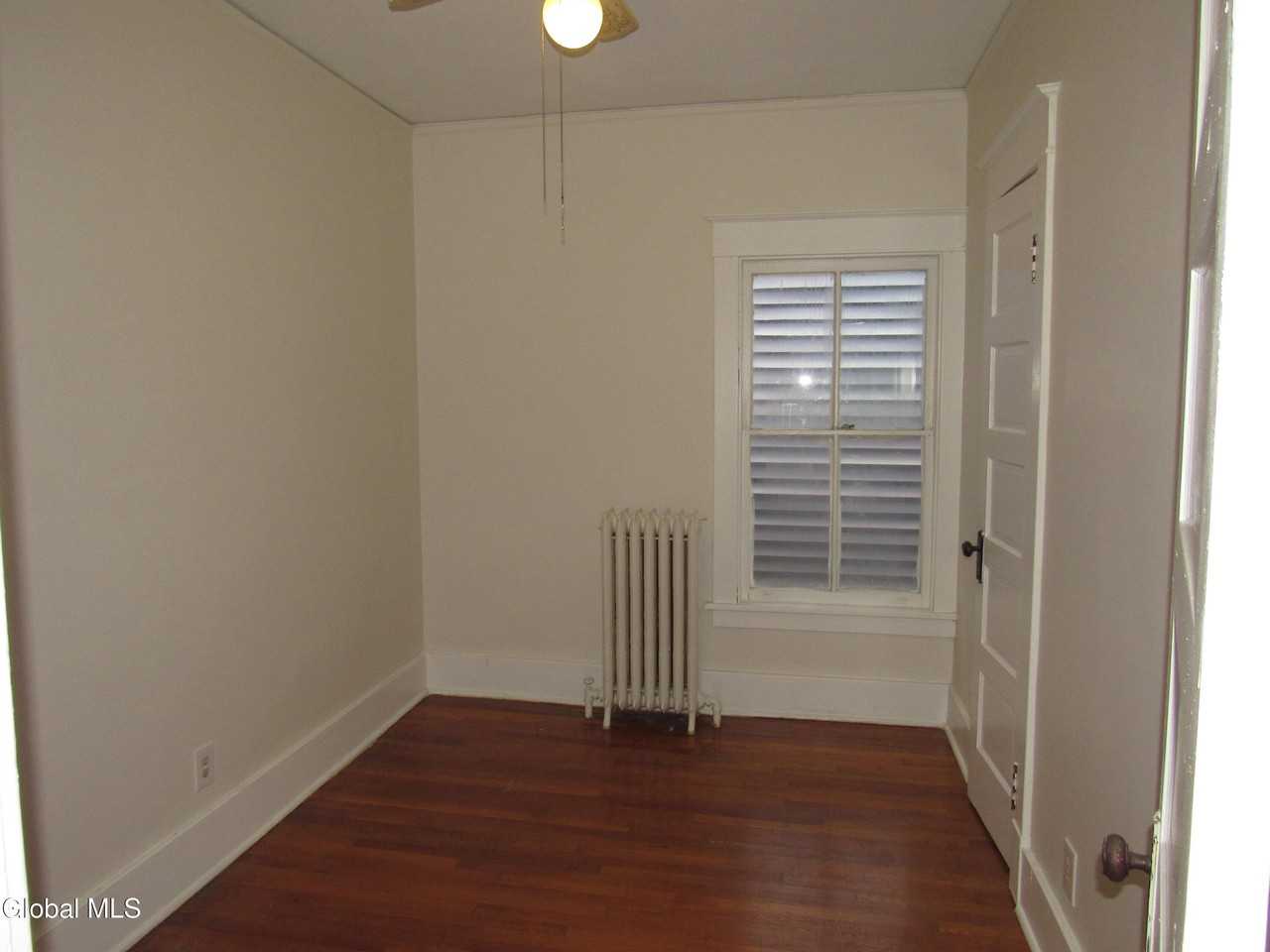 866 Madison Ave #D - Photo 7 of 16