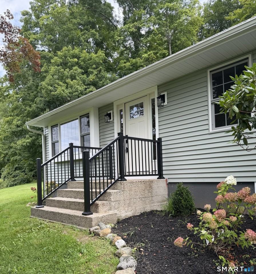 211 Kent Hollow Rd - Photo 2 of 18