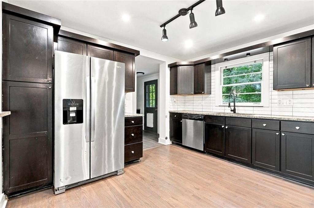 5012 Tilly Mill Rd - Photo 6 of 33