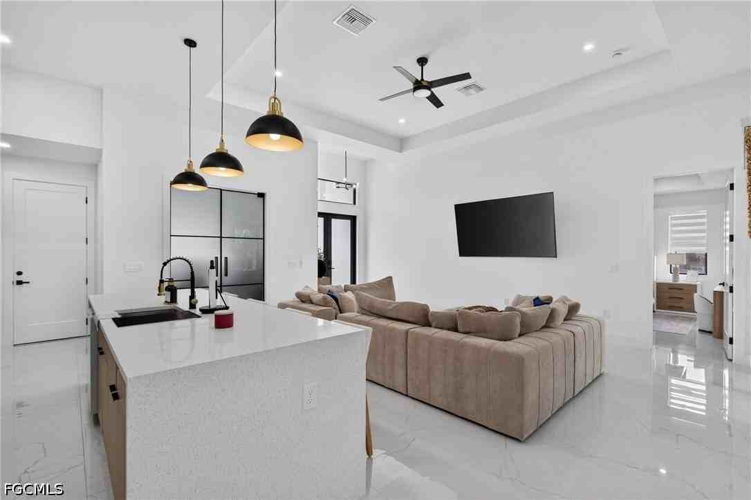 414 Highland Ave - Photo 6 of 22