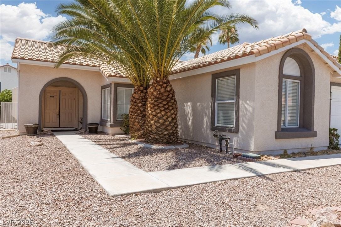 1109 Deer Horn Ln - Photo 3 of 34