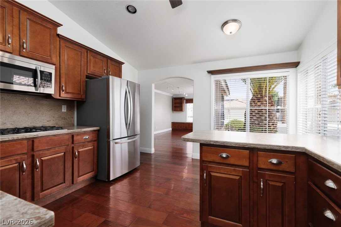1109 Deer Horn Ln - Photo 7 of 34