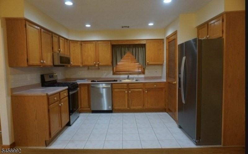 79 Fillmore St - Photo 2 of 5