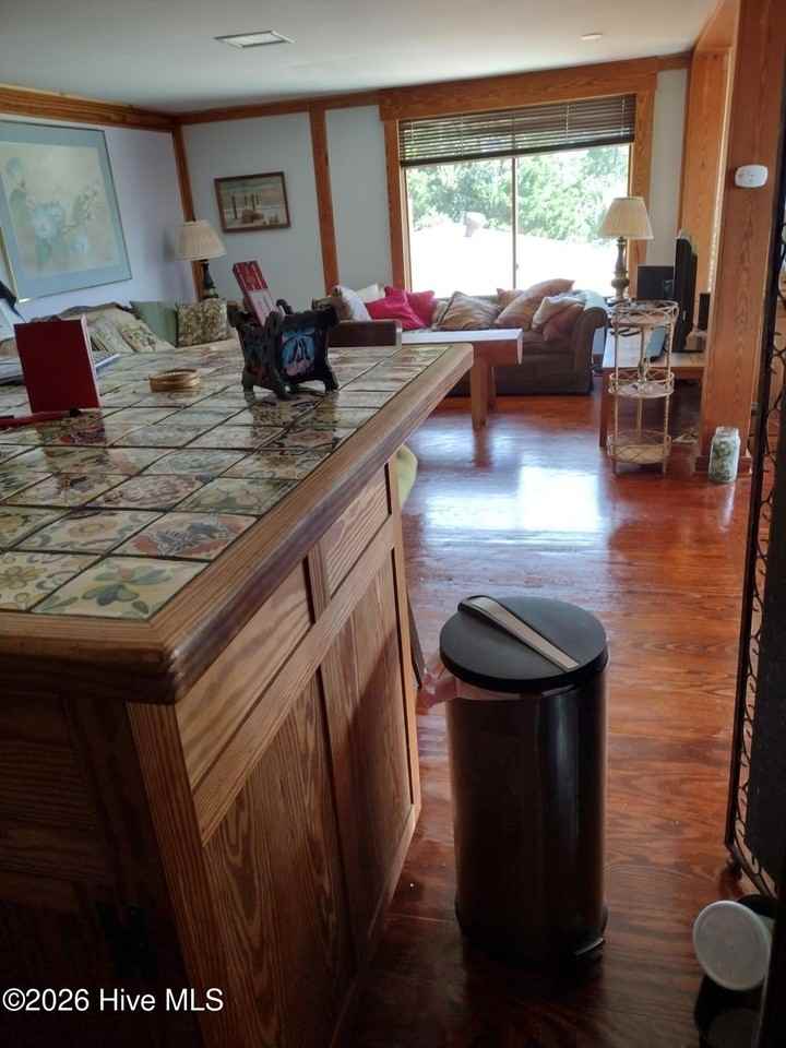 737 Cockle St - Photo 7 of 10