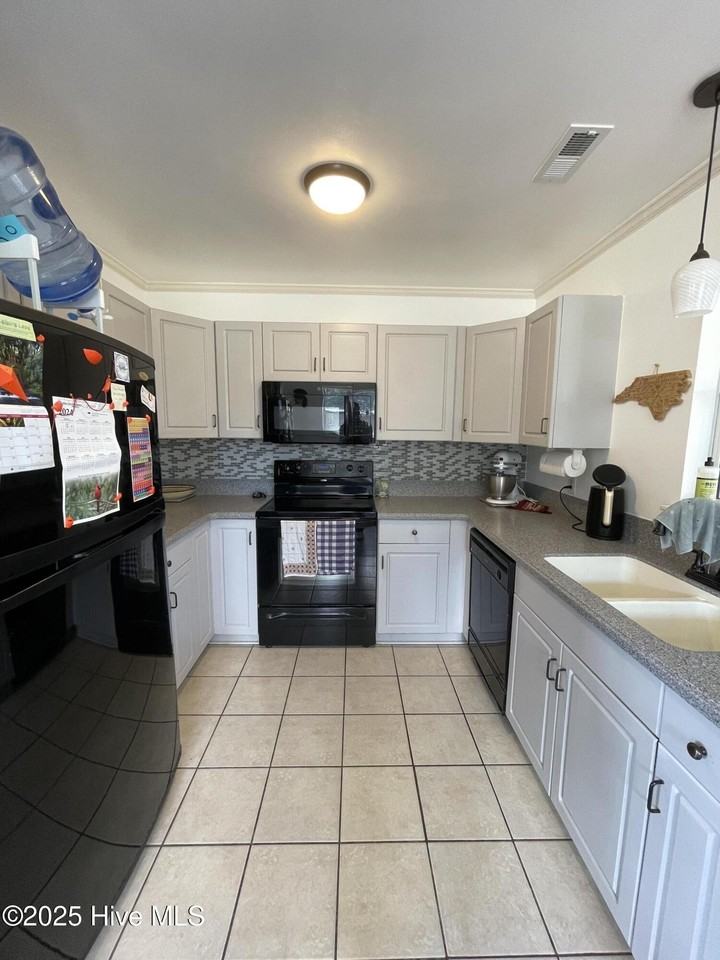 8811 Janell Ct - Photo 5 of 14