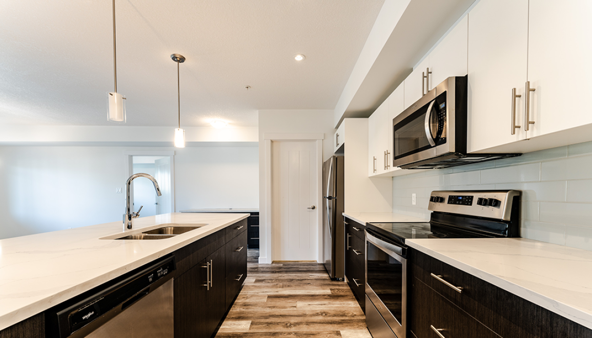Nautical Luxury Suites at Summerside - Photo 3 of 32