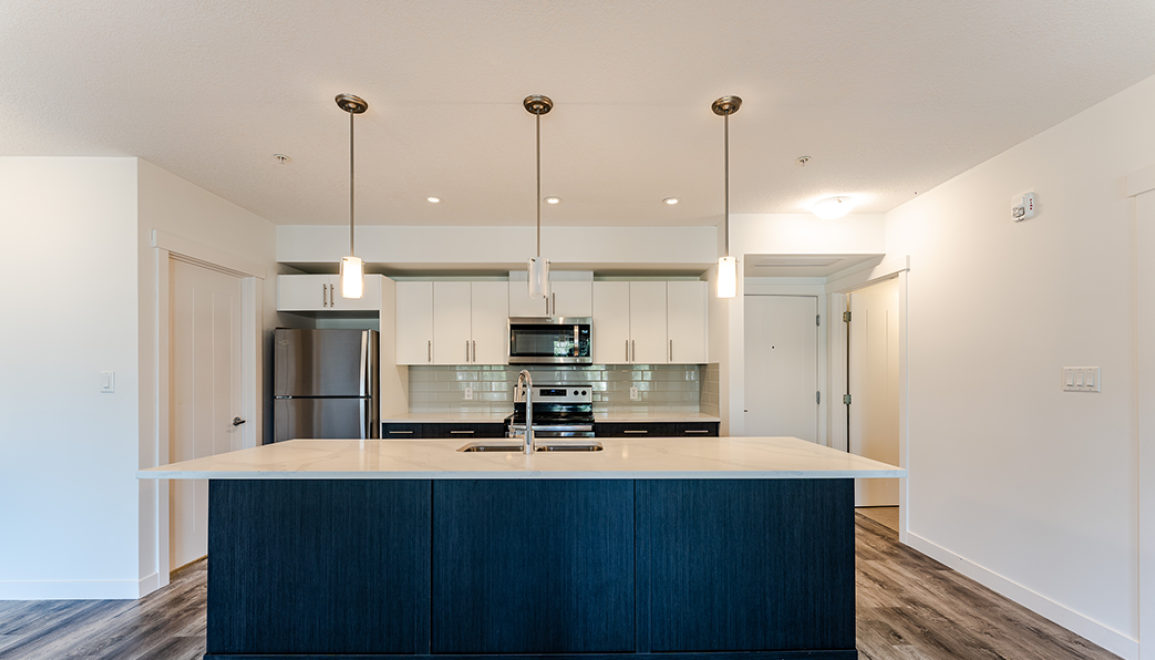Nautical Luxury Suites at Summerside - Photo 5 of 32