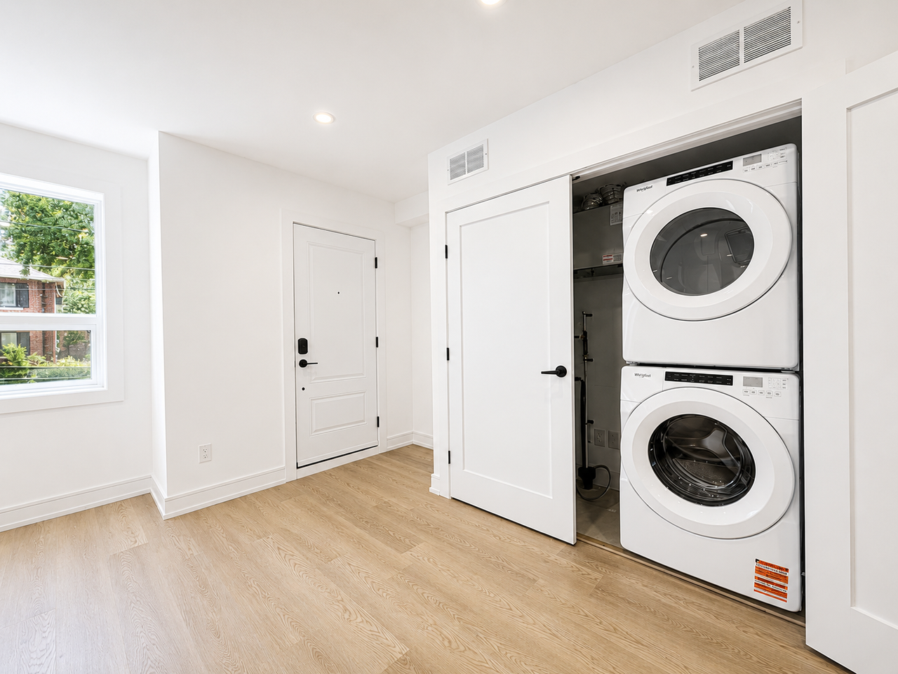 76 Burnaby Boulevard #3 - Photo 4 of 8