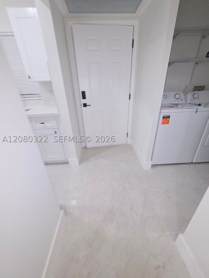 1427 Towhee St - Photo 7 of 35