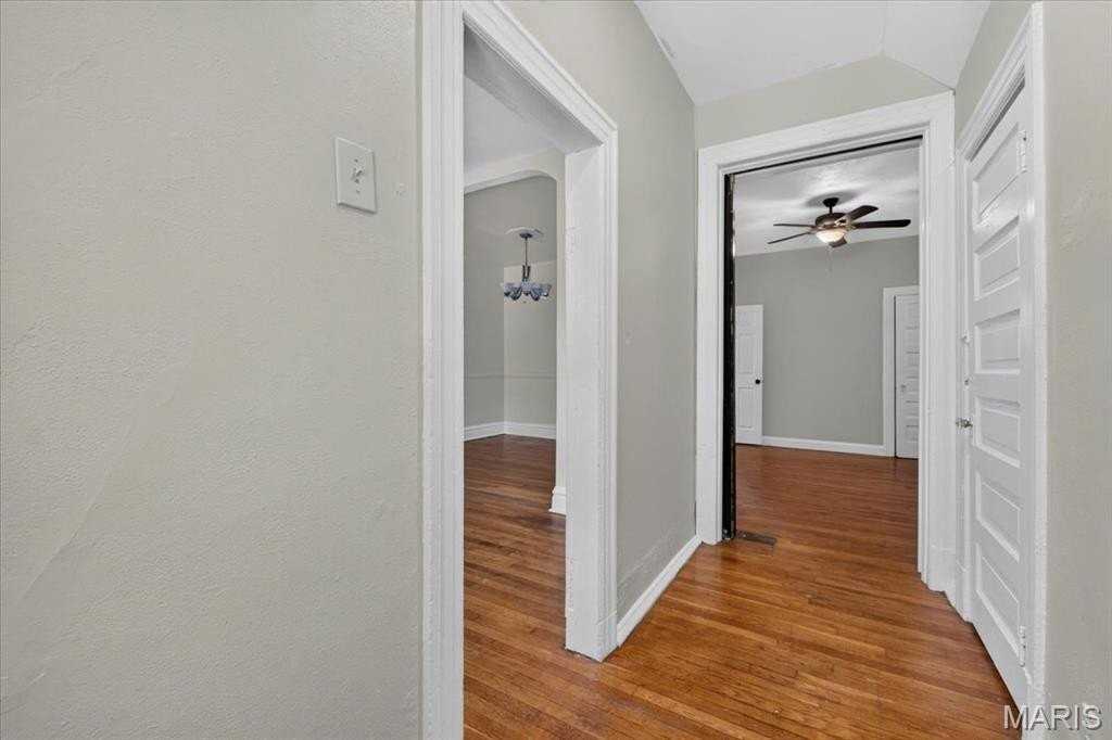 3857 Botanical Ave - Photo 4 of 21