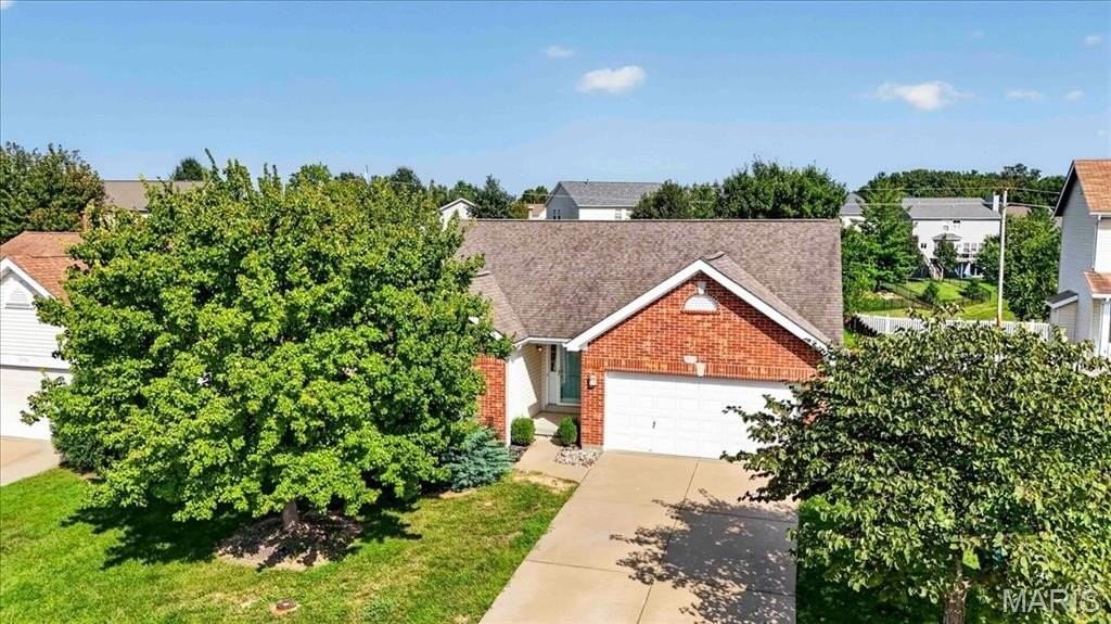 1972 Briarfield Dr - Photo 2 of 25