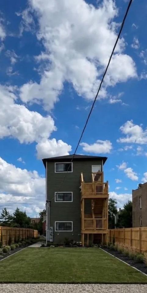 3316 W Adams St - Photo 2 of 8