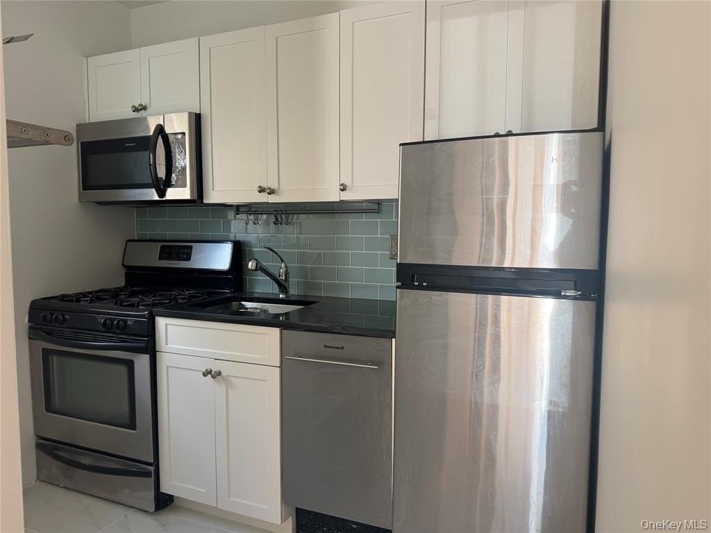 251 W Broadway #210 - Photo 4 of 13