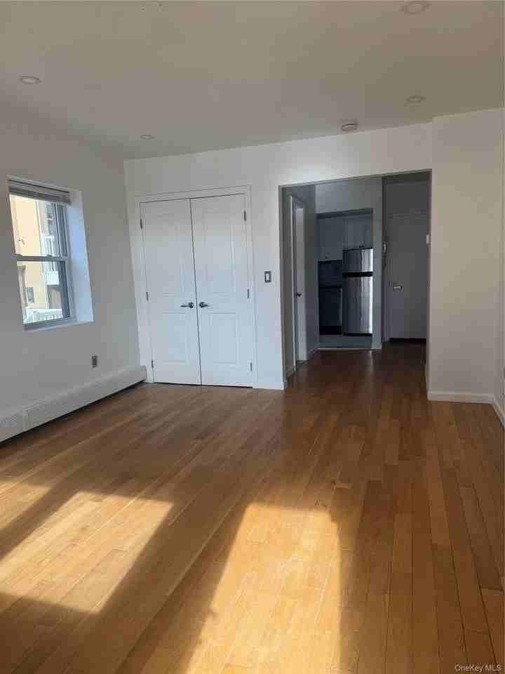 251 W Broadway #210 - Photo 5 of 13