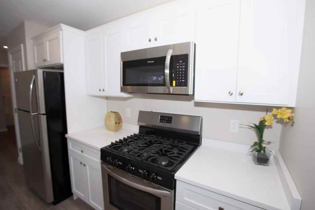 30 Temple St #303 - Photo 4 of 12