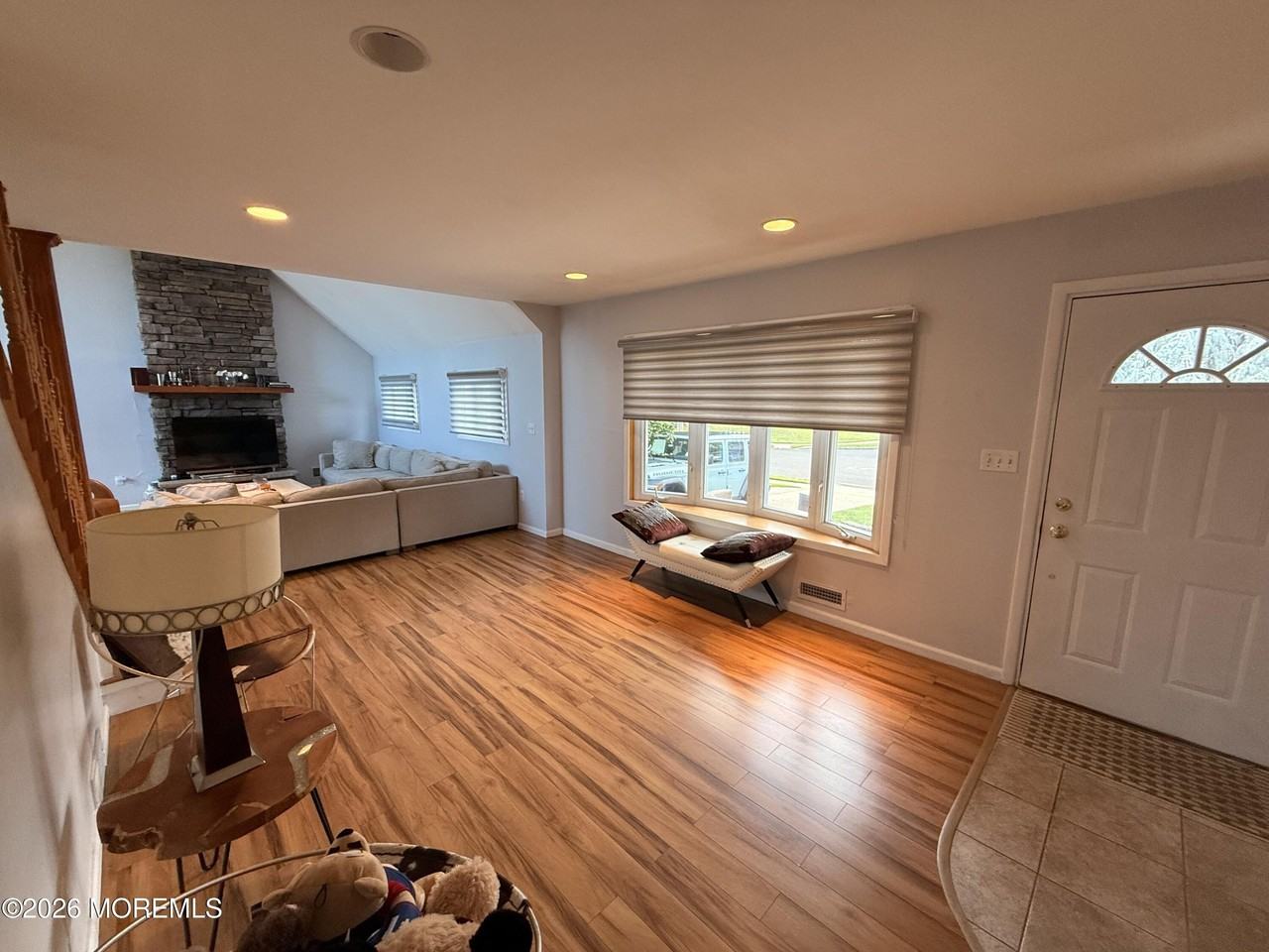 7 Carole Dr - Photo 4 of 21