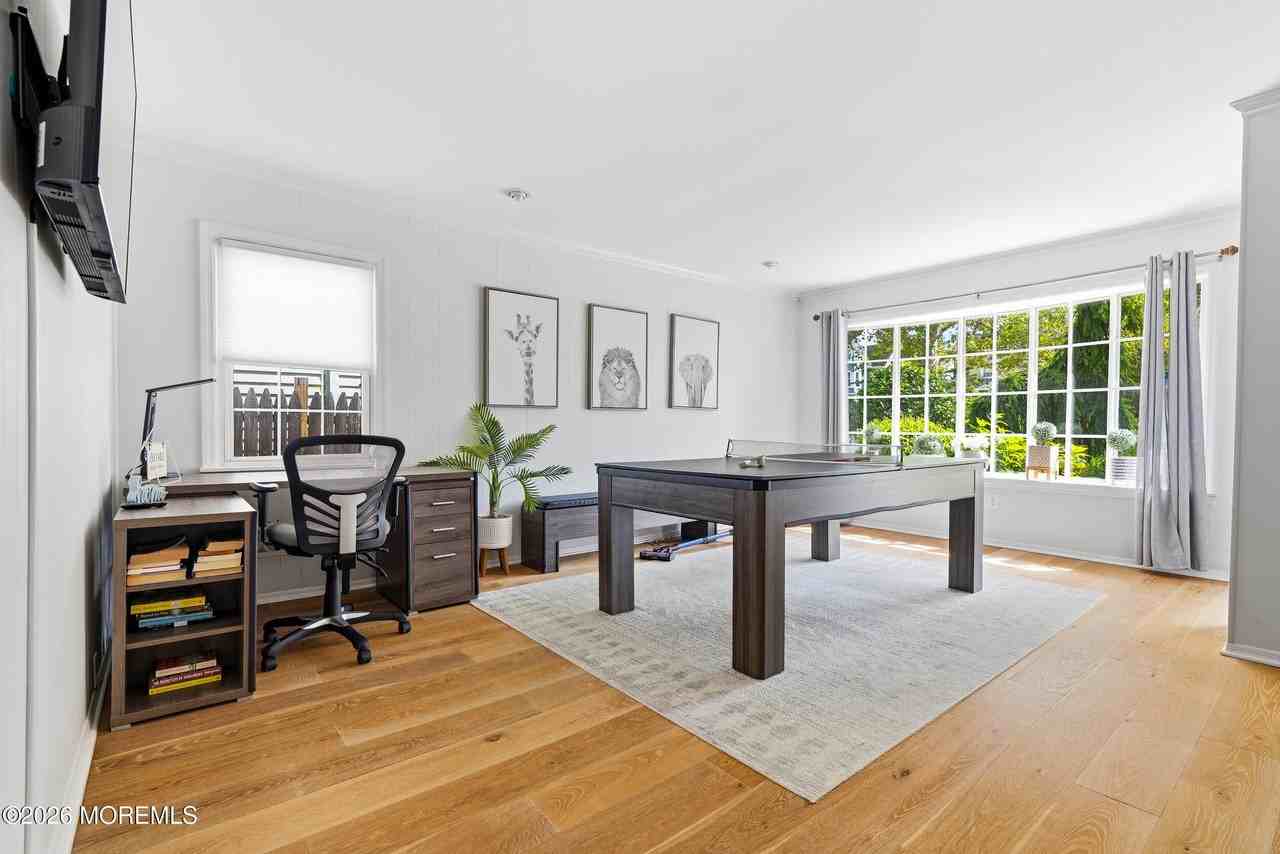 1213 Sunset Ave - Photo 5 of 50