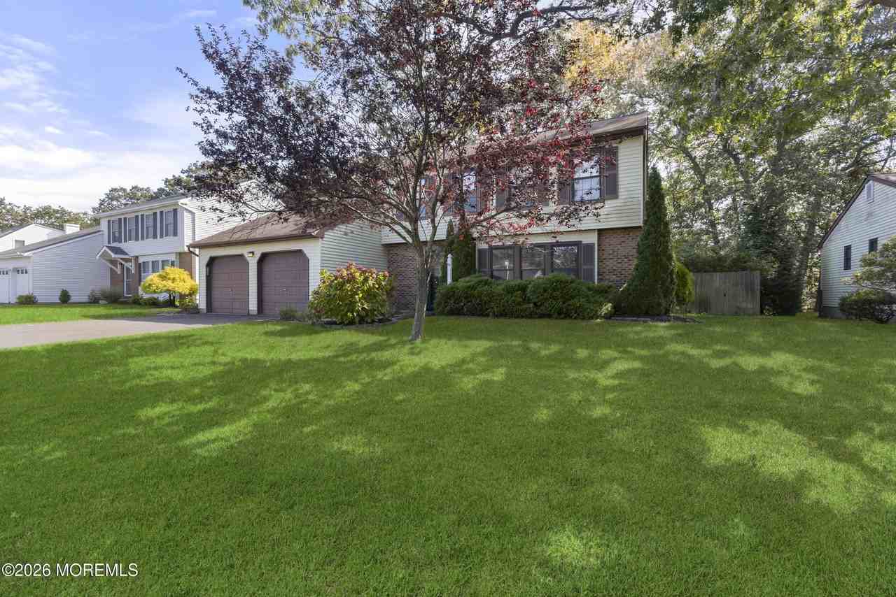 13 Laurel Crest Dr