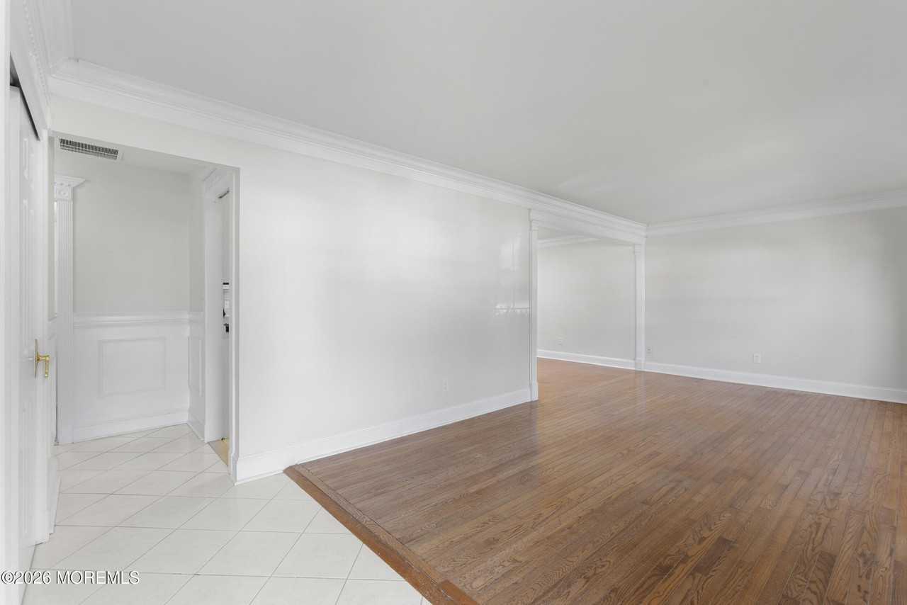 13 Laurel Crest Dr - Photo 4 of 20