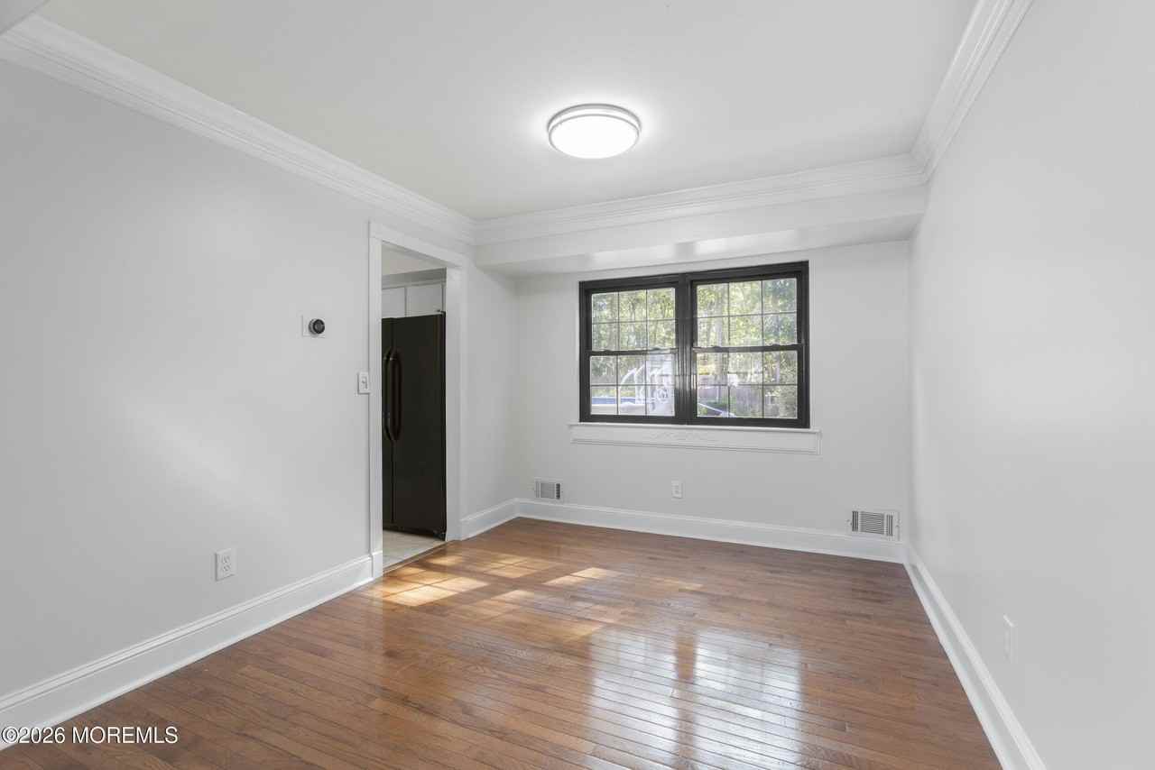 13 Laurel Crest Dr - Photo 6 of 20