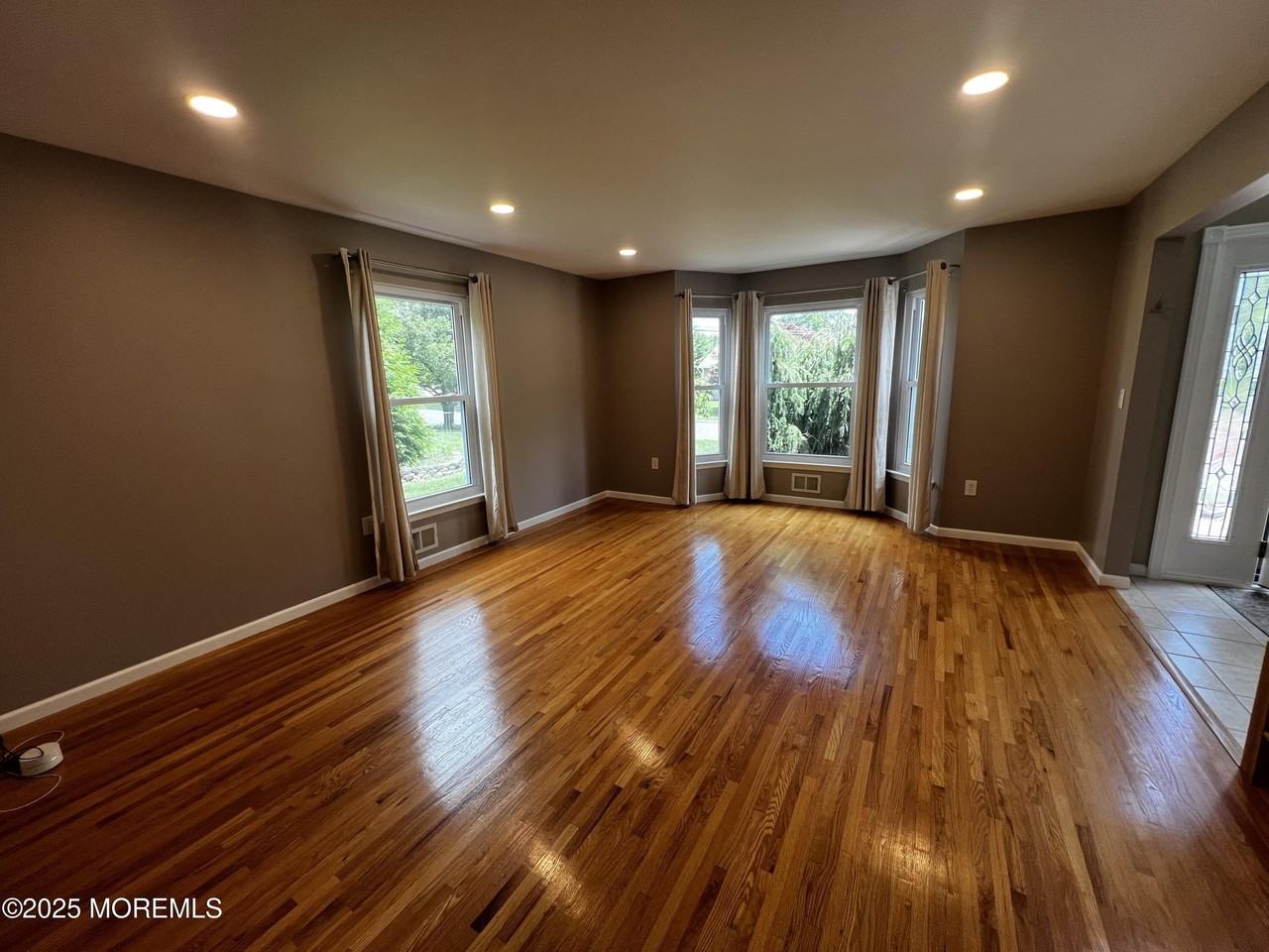 1624 Melville St - Photo 4 of 32