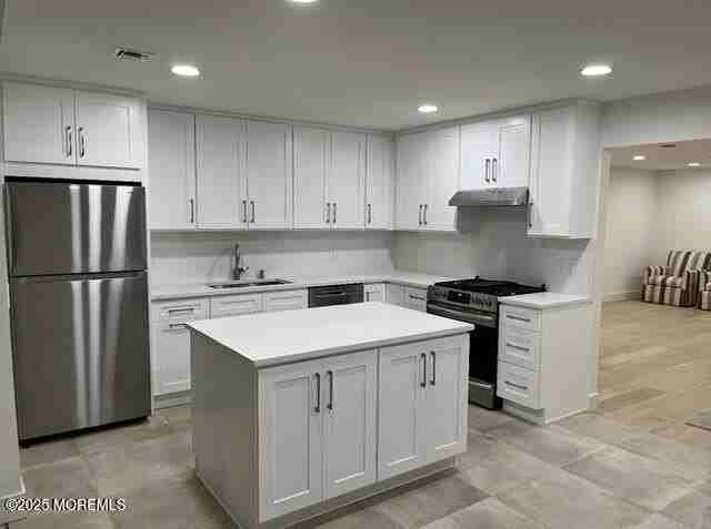 1024 Raymere Ave - Photo 2 of 16