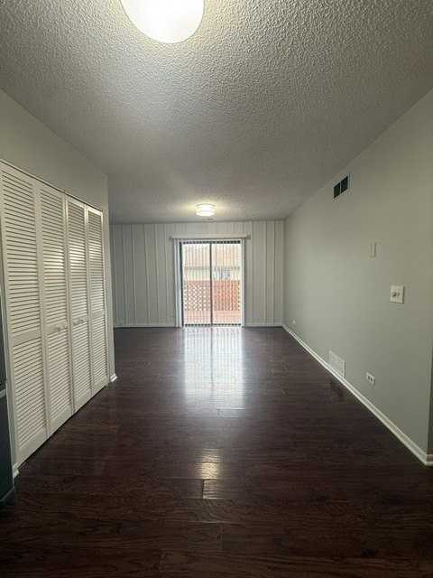 1025 Manchester Ct #1025 - Photo 5 of 12
