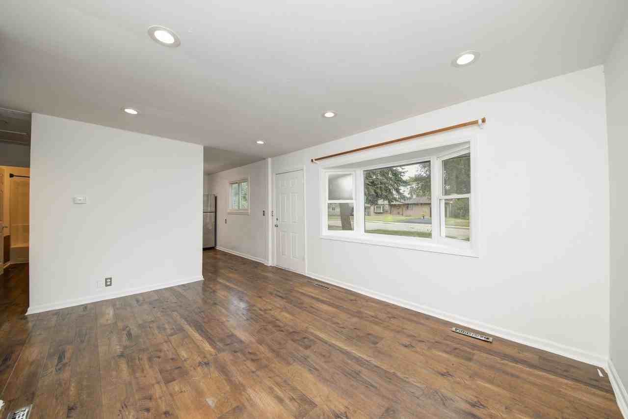 112 Green Ln - Photo 6 of 13