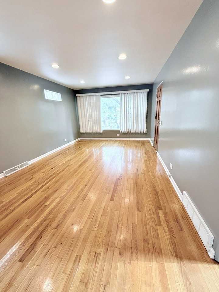 24 E 75th St #2 - Photo 3 of 12