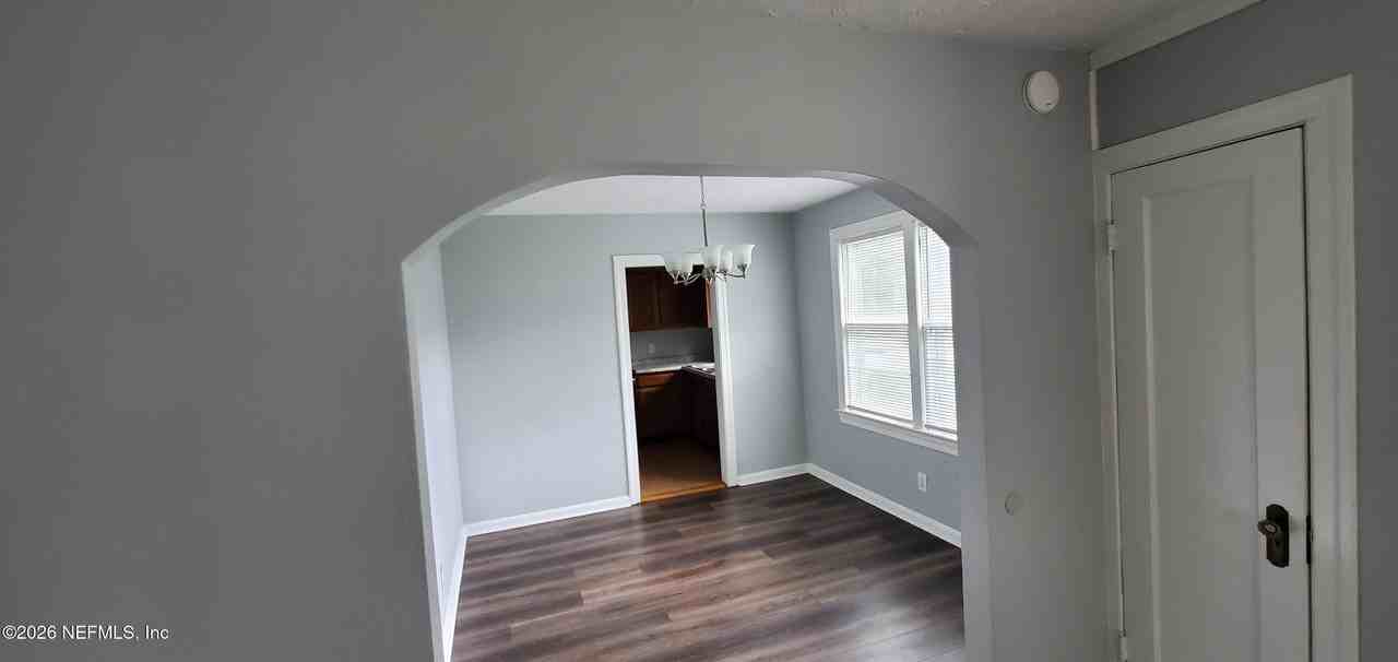 4803 French St - Photo 3 of 9