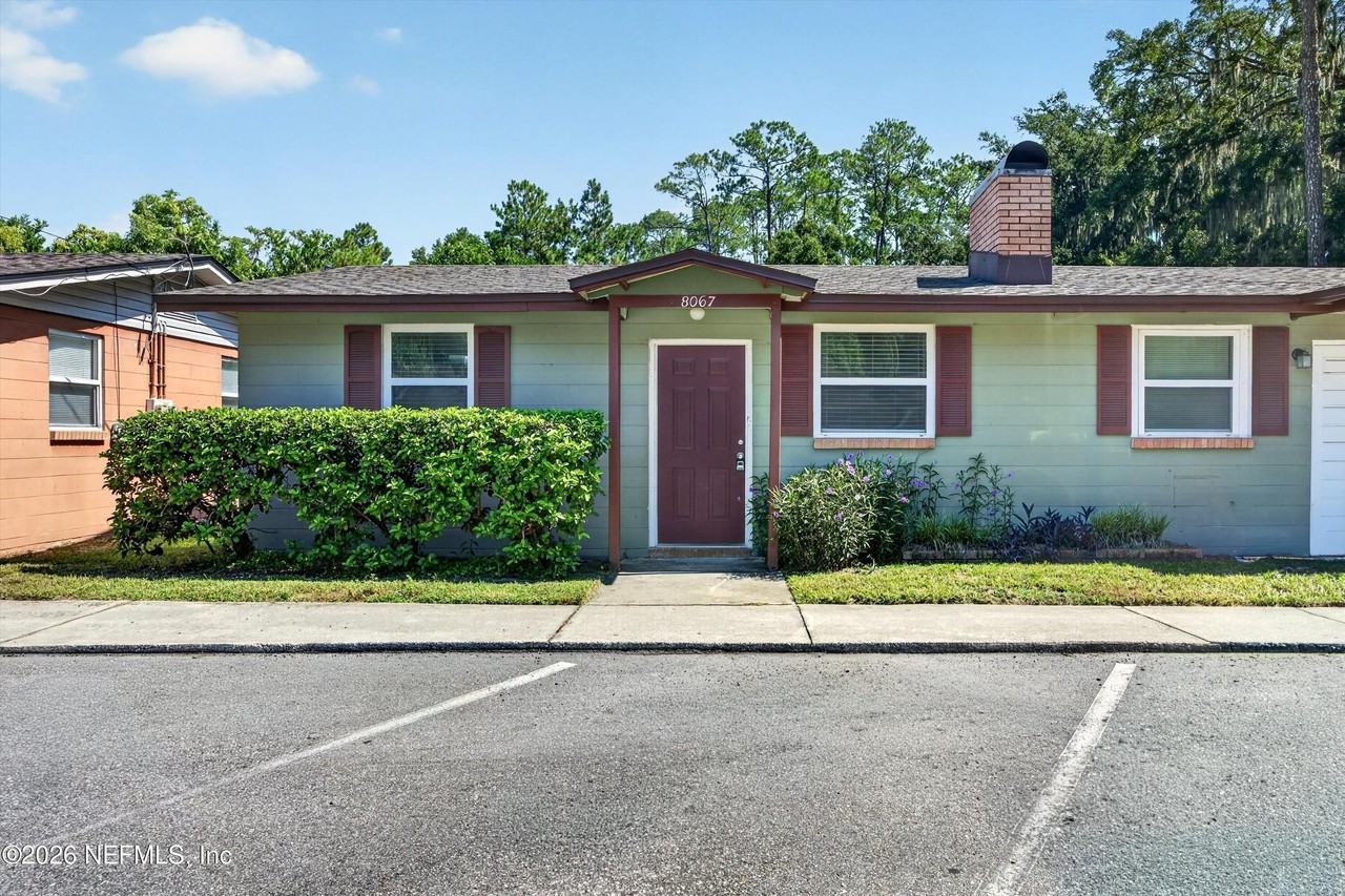 8067 Parental Cir - Photo 3 of 24