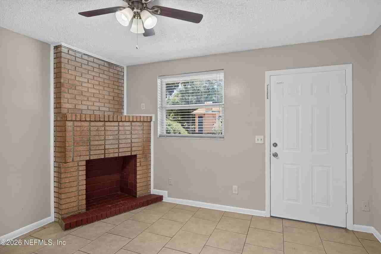 8067 Parental Cir - Photo 4 of 24