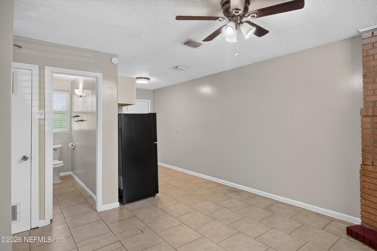8067 Parental Cir - Photo 6 of 24