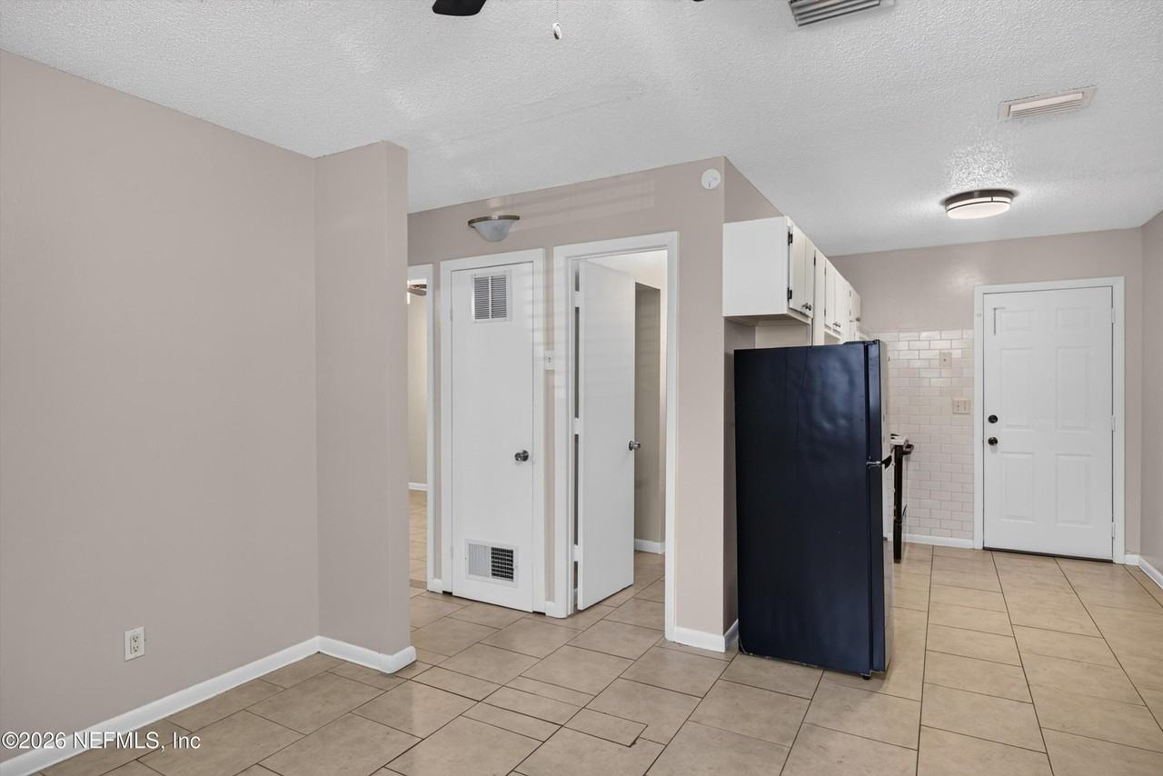 8067 Parental Cir - Photo 7 of 24