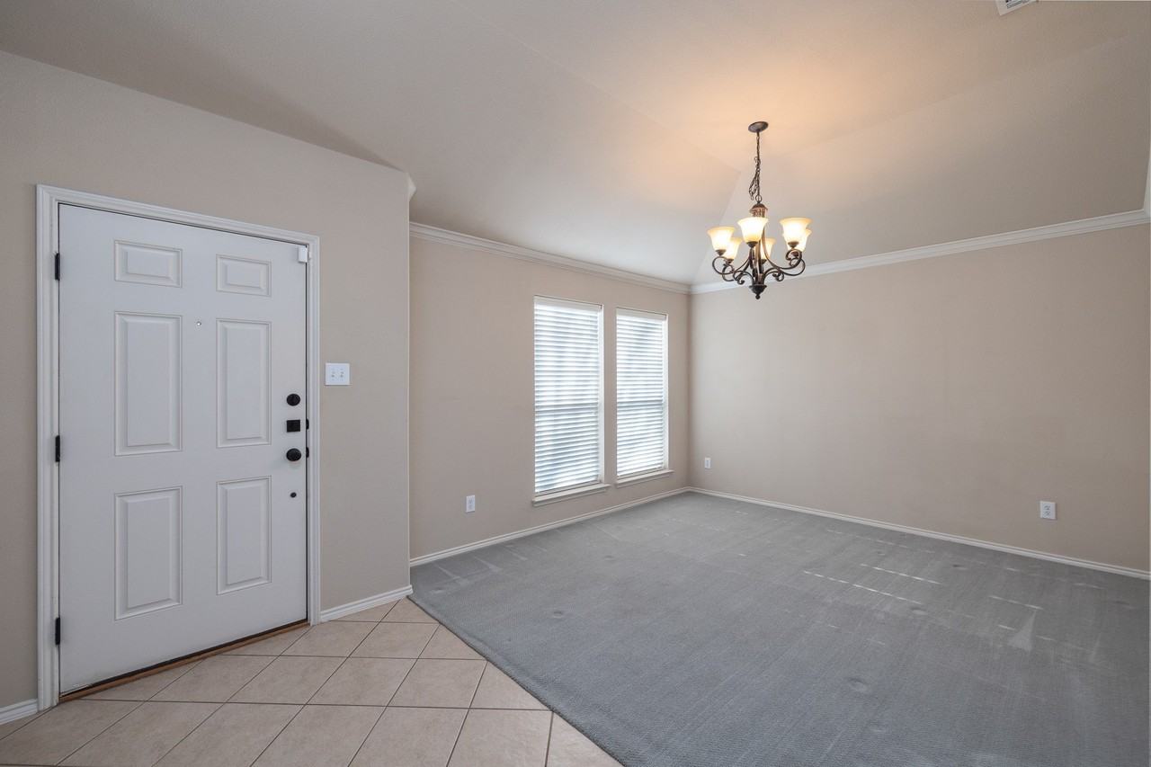 6237 Chalk Hollow Dr - Photo 2 of 22