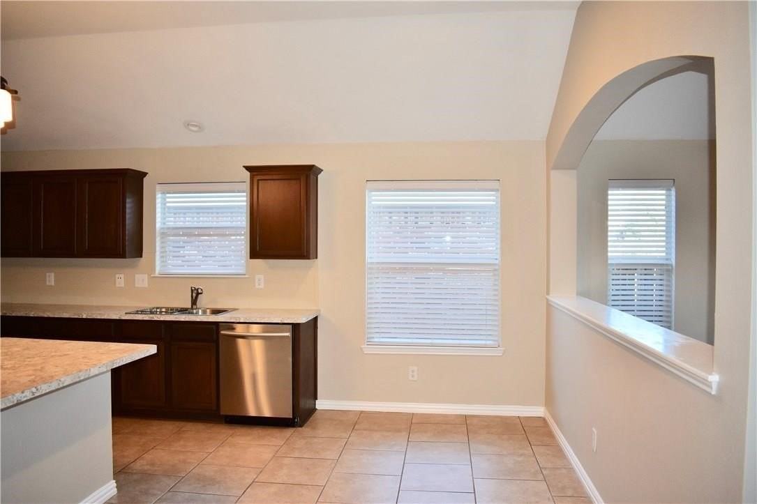 6245 Trinity Creek Dr - Photo 2 of 16