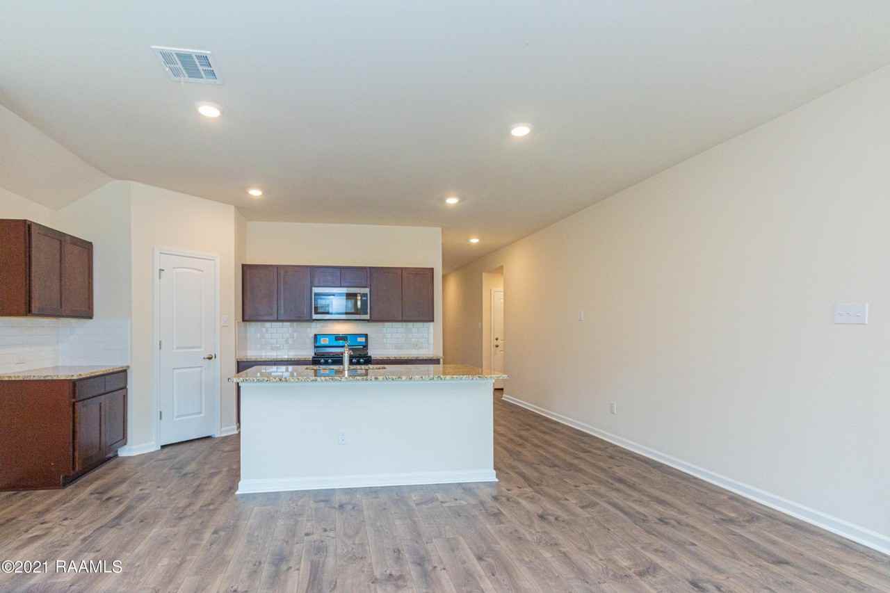 110 Emerald Star Ln - Photo 5 of 28