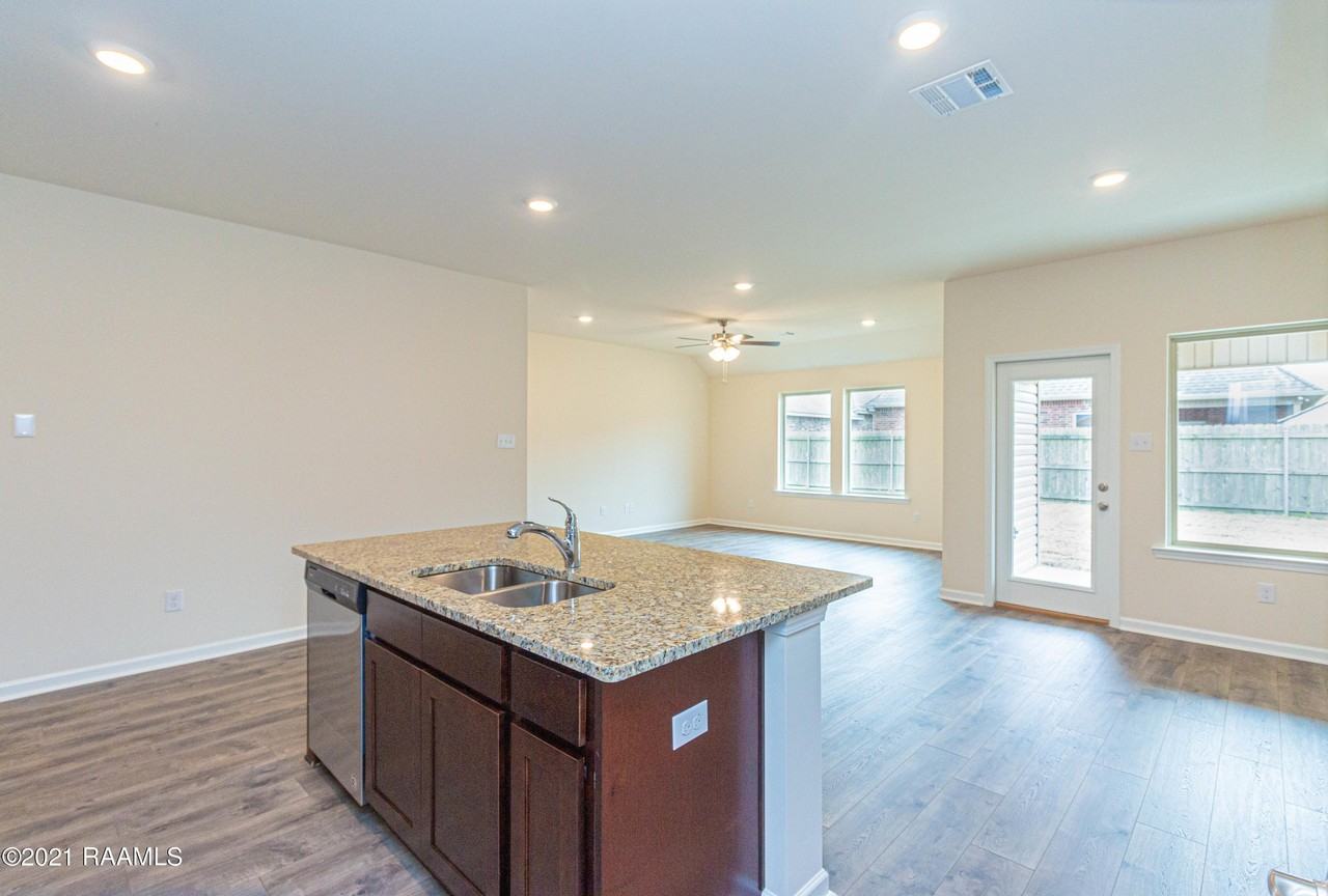 110 Emerald Star Ln - Photo 6 of 28