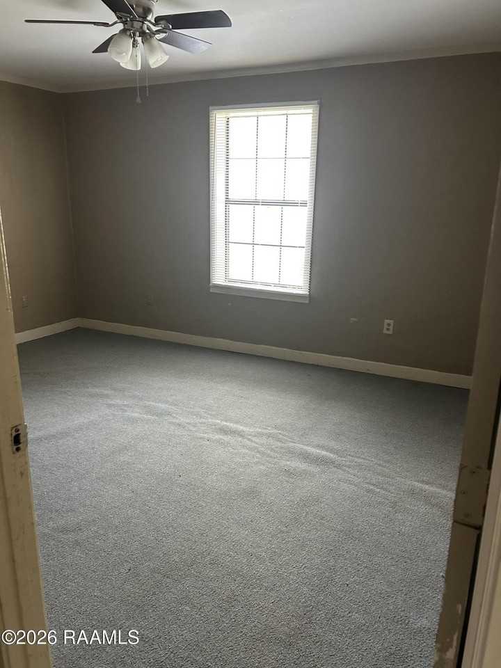 240 Sawmill Rd #D - Photo 4 of 6