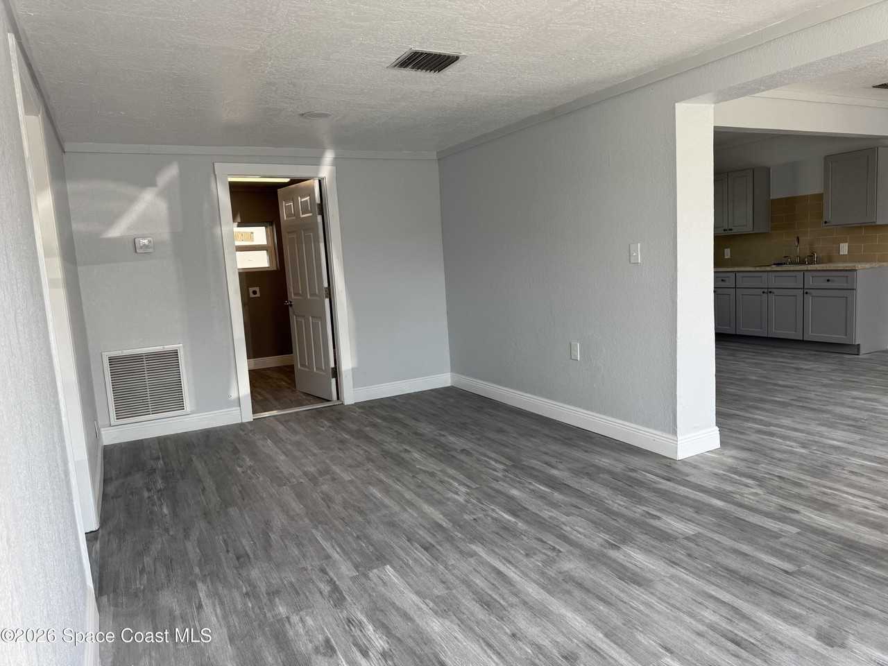 508 N Carolina Ave - Photo 6 of 24