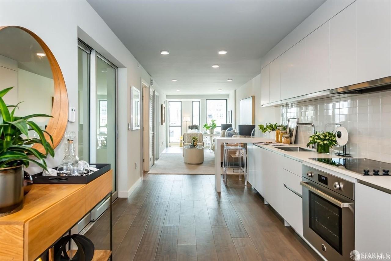 1238 Sutter St #902 - Photo 2 of 18
