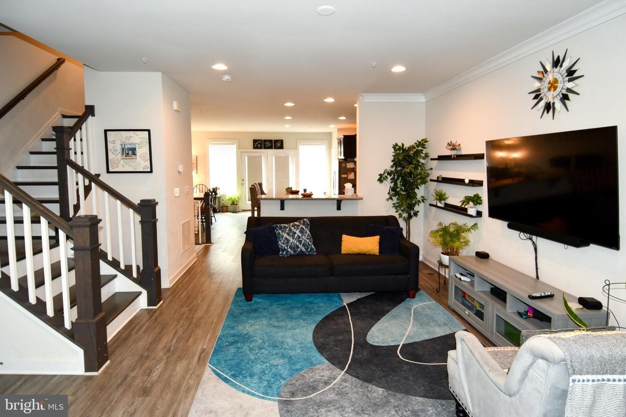 1412 Becknel Ave - Photo 4 of 20