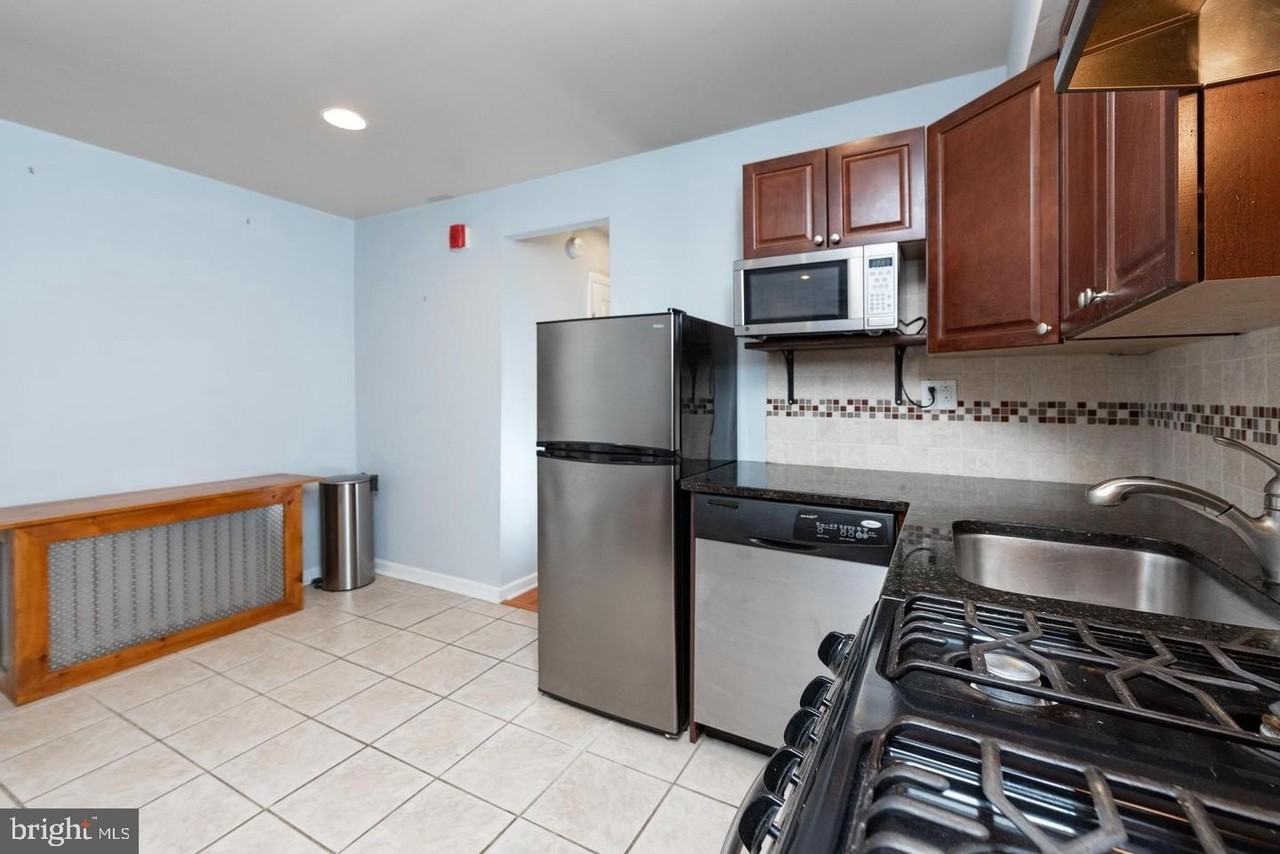 747 S 8th St #1 - Photo 3 of 14