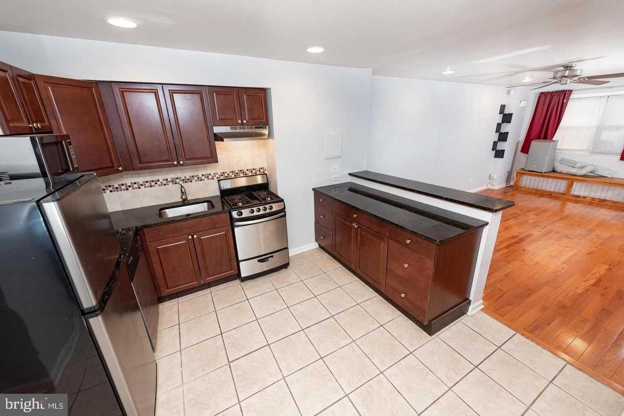 747 S 8th St #1 - Photo 4 of 14