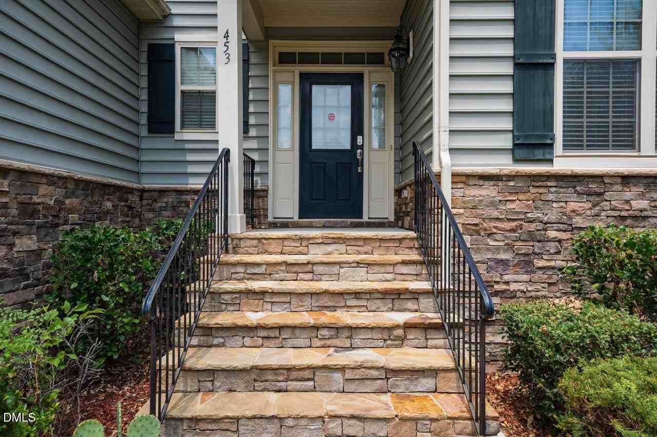 453 Sandy Whispers Pl - Photo 5 of 50