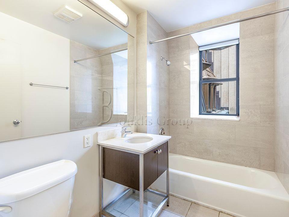 90 West St #24N - Photo 4 of 4