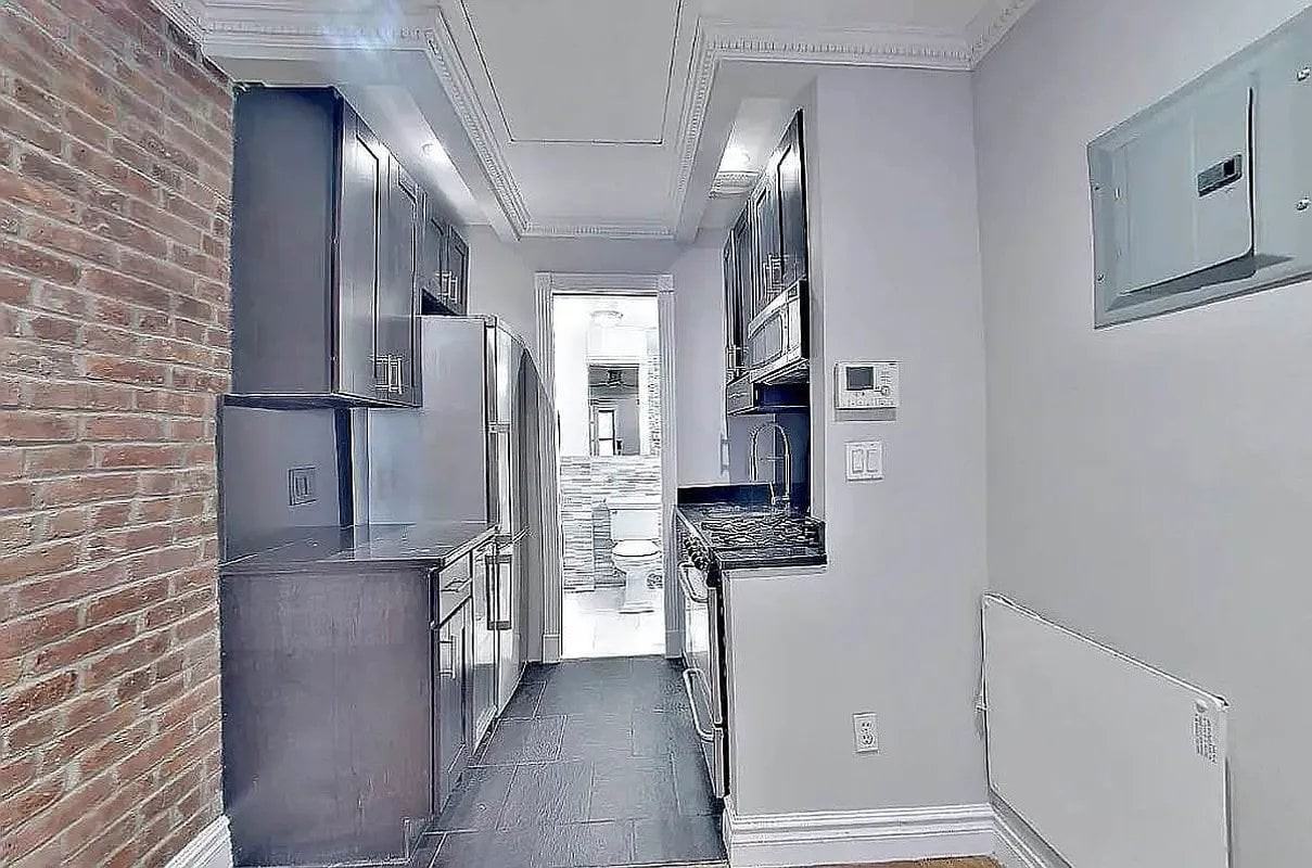 345 W 53rd St #5 - Photo 3 of 4